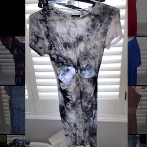 2 of the same dresses! Different patterns!